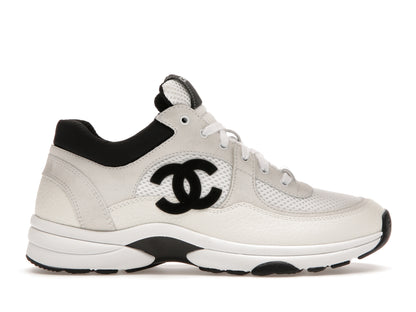 Chanel Baskets basses en daim Blanc Noir 